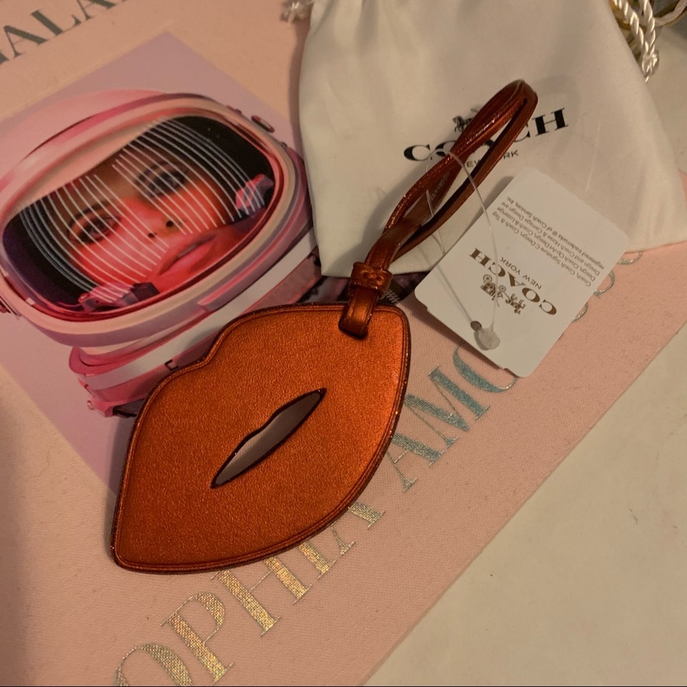 Coach Lips Bag Tag in Smooth Red Leather NWT - Picture 3 of 8